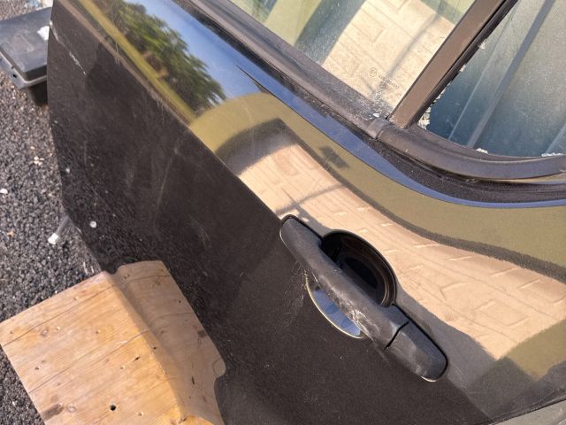 bontott SUZUKI SPLASH Jobb hátsó Ajtó (Részeivel)