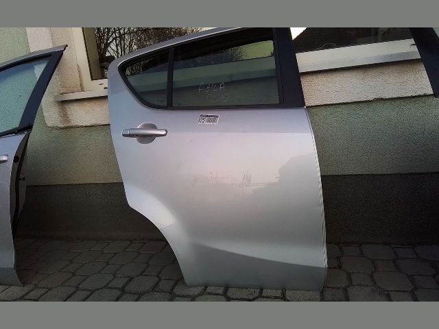 bontott SUZUKI SPLASH Jobb hátsó Ajtó (Részeivel)