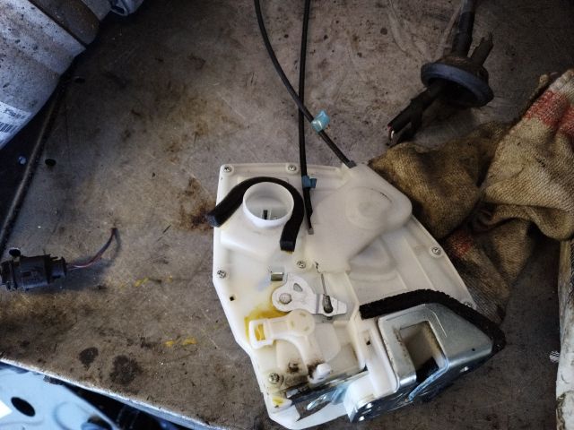 bontott SUZUKI SPLASH Jobb hátsó Ajtózár