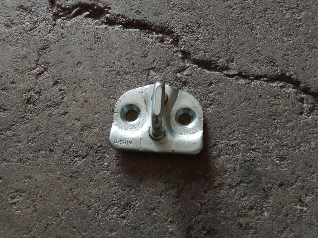 bontott SUZUKI SPLASH Jobb hátsó Ajtózár