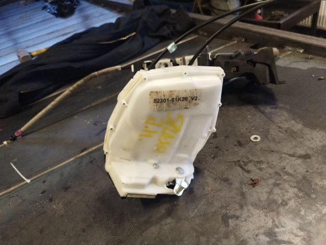 bontott SUZUKI SPLASH Jobb hátsó Ajtózár