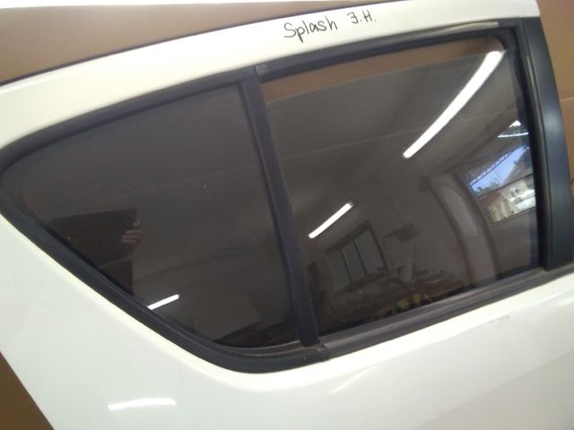 bontott SUZUKI SPLASH Jobb hátsó Fixüveg (Ajtóban)