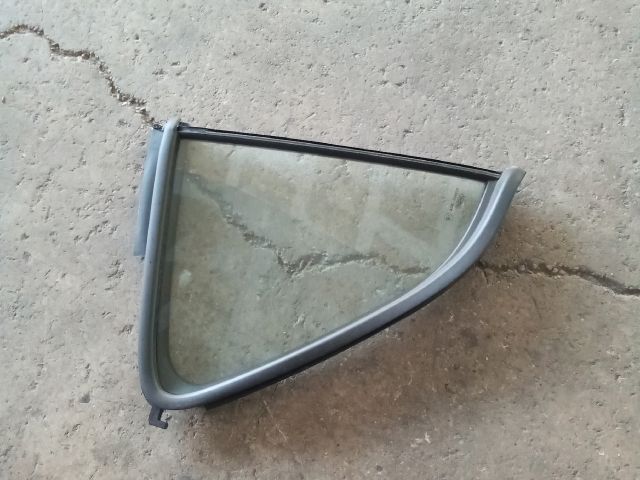 bontott SUZUKI SPLASH Jobb hátsó Fixüveg (Ajtóban)