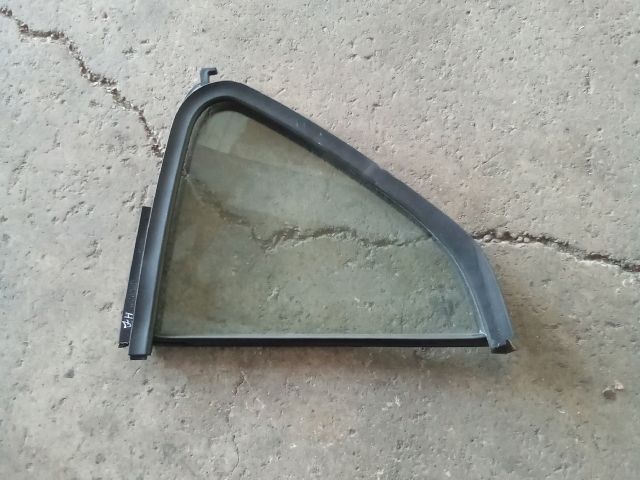 bontott SUZUKI SPLASH Jobb hátsó Fixüveg (Ajtóban)