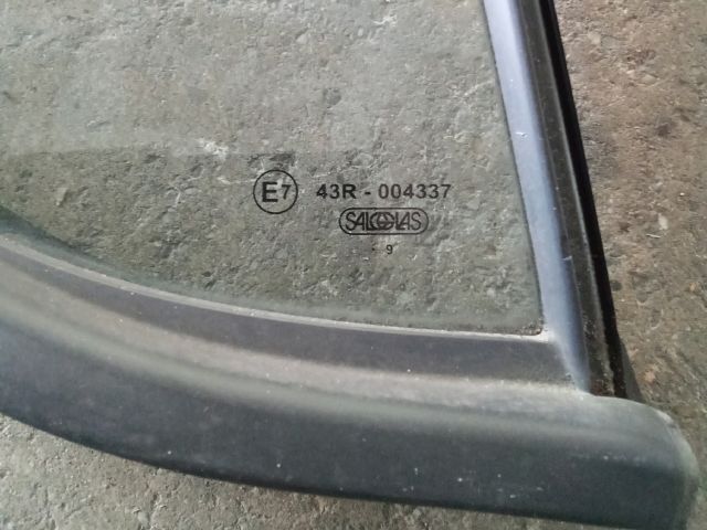 bontott SUZUKI SPLASH Jobb hátsó Fixüveg (Ajtóban)