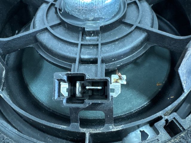 bontott SUZUKI SPLASH Jobb hátsó Hangszóró