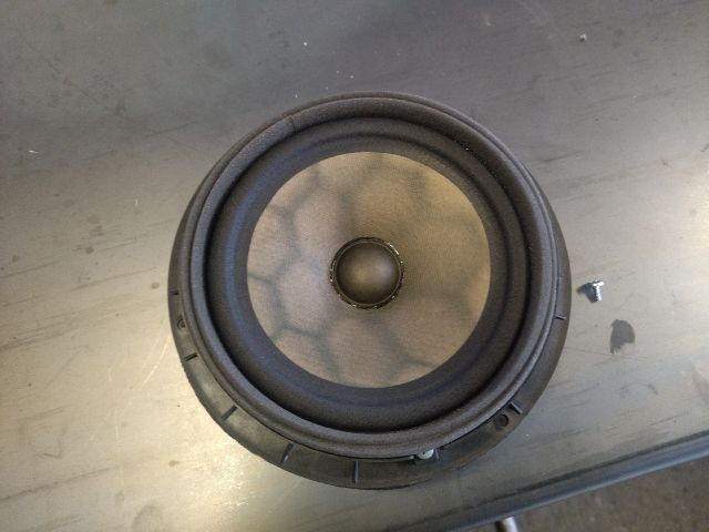 bontott SUZUKI SPLASH Jobb hátsó Hangszóró