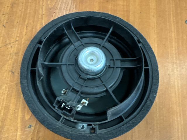 bontott SUZUKI SPLASH Jobb hátsó Hangszóró