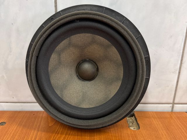 bontott SUZUKI SPLASH Jobb hátsó Hangszóró