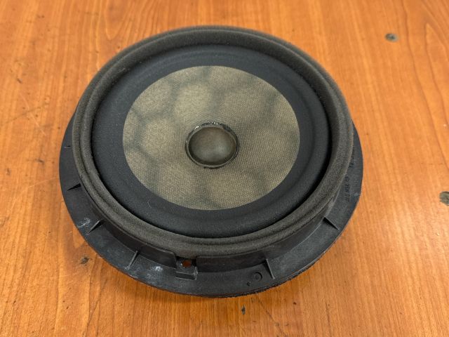 bontott SUZUKI SPLASH Jobb hátsó Hangszóró