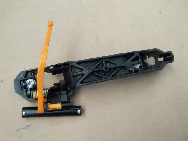 bontott SUZUKI SPLASH Jobb hátsó Kilincs Hátulja