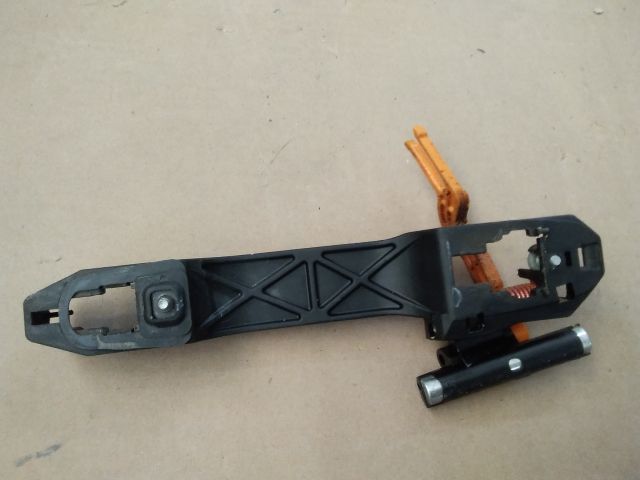 bontott SUZUKI SPLASH Jobb hátsó Kilincs Hátulja