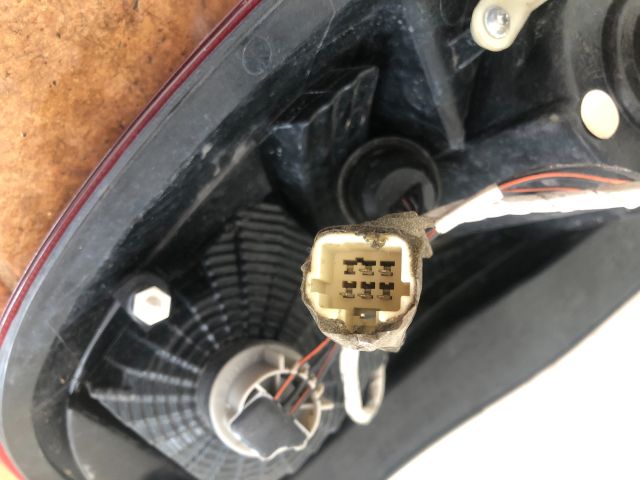 bontott SUZUKI SPLASH Jobb Hátsó Lámpa