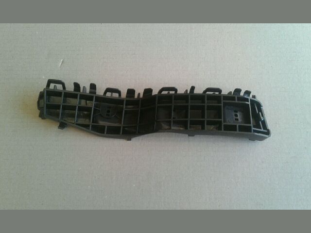 bontott SUZUKI SPLASH Jobb hátsó Oldal Lökhárító Tartó (Műanyag)