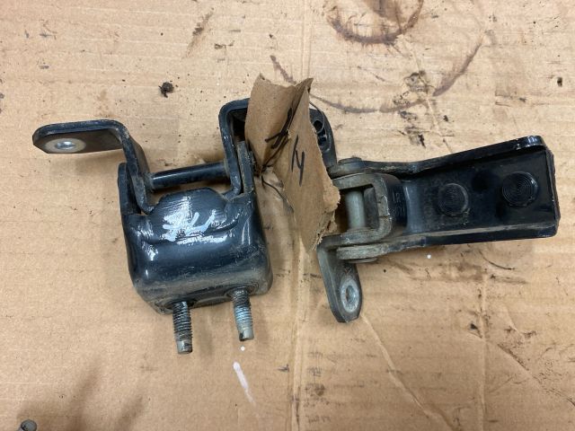 bontott SUZUKI SPLASH Jobb hátsó Zsanér