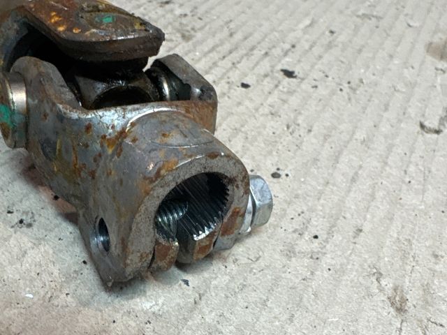 bontott SUZUKI SPLASH Kormánykardán