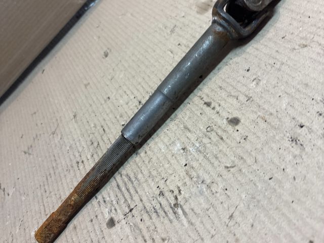 bontott SUZUKI SPLASH Kormánykardán