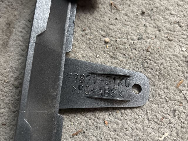 bontott SUZUKI SPLASH Középkonzol Keret