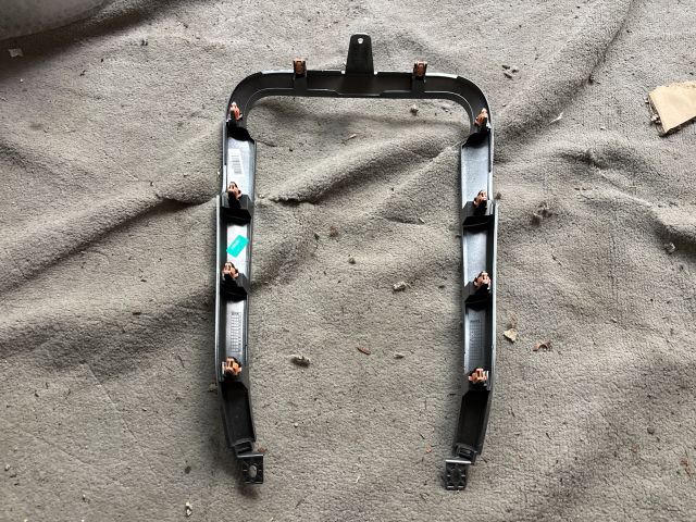 bontott SUZUKI SPLASH Középkonzol Keret