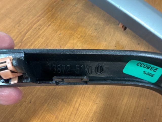 bontott SUZUKI SPLASH Középső Műszerfal Díszléc