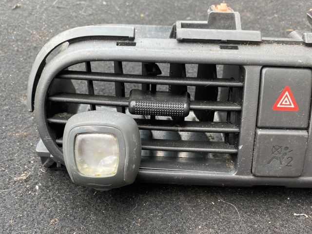 bontott SUZUKI SPLASH Középső Szellőző