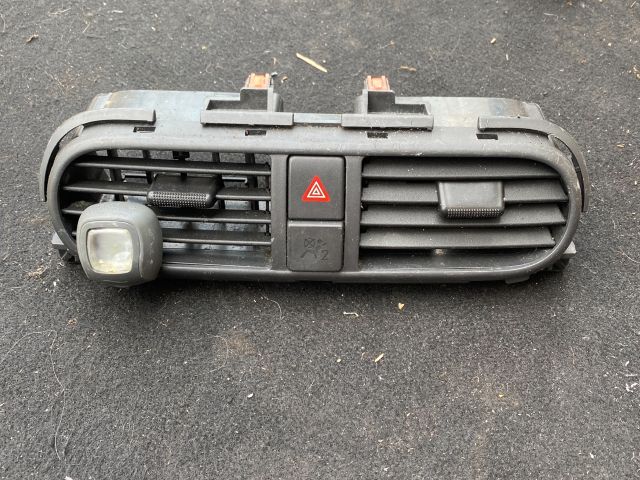 bontott SUZUKI SPLASH Középső Szellőző