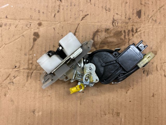 bontott SUZUKI SPLASH Központizár Motor Csomagtérajtó