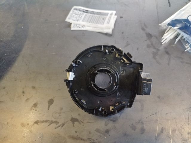 bontott SUZUKI SPLASH Légzsák Átvezető Szalagkábel