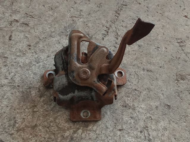 bontott SUZUKI SPLASH Motorháztető Zárszerkezet