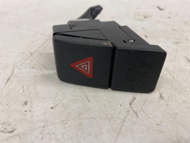 bontott SUZUKI SPLASH Vészvillogó Kapcsoló