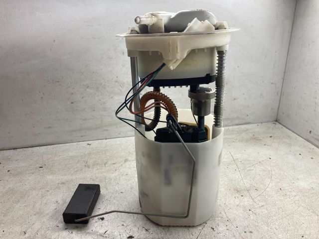 bontott SUZUKI SWIFT I Üzemanyag Szivattyú