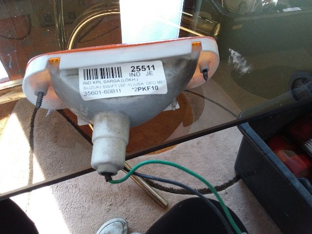 bontott SUZUKI SWIFT I Jobb első Irányjelző