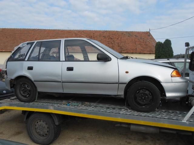 bontott SUZUKI SWIFT II Bal első Csonkállvány Kerékaggyal