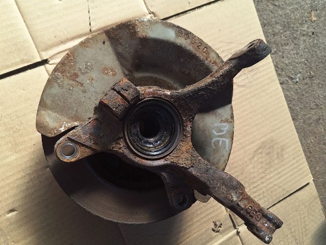 bontott SUZUKI SWIFT II Bal első Csonkállvány Kerékaggyal