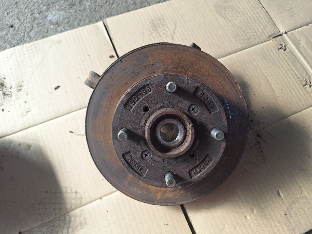 bontott SUZUKI SWIFT II Bal első Csonkállvány Kerékaggyal