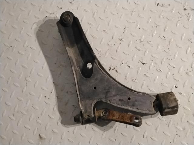 bontott SUZUKI SWIFT II Bal első Lengőkar