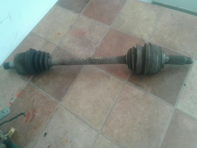 bontott SUZUKI SWIFT II Bal Féltengely