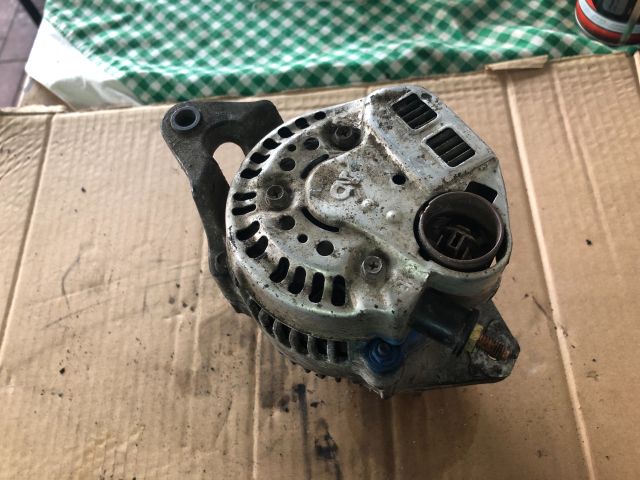 bontott SUZUKI SWIFT II Generátor