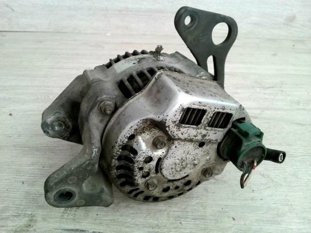 bontott SUZUKI SWIFT II Generátor