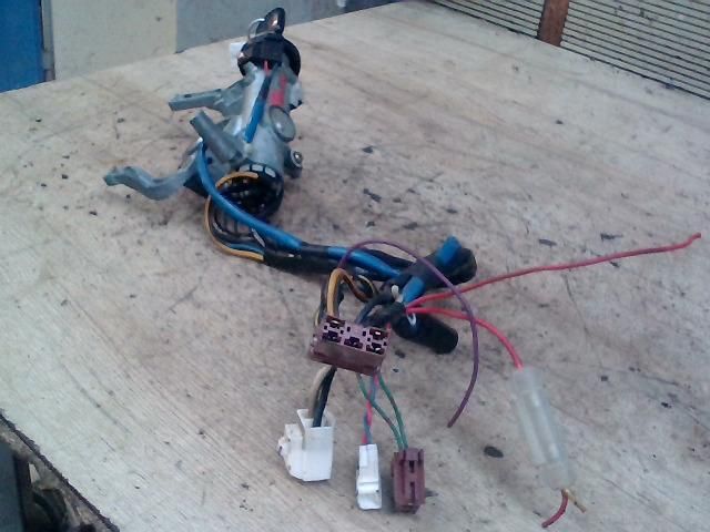 bontott SUZUKI SWIFT II Gyújtáskapcsoló