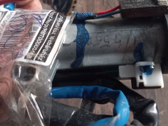 bontott SUZUKI SWIFT II Gyújtáskapcsoló