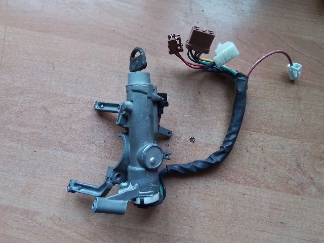 bontott SUZUKI SWIFT II Gyújtáskapcsoló