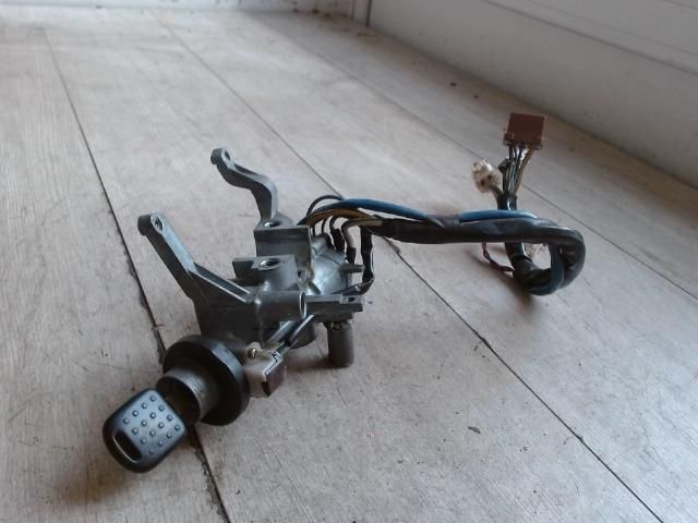 bontott SUZUKI SWIFT II Gyújtáskapcsoló