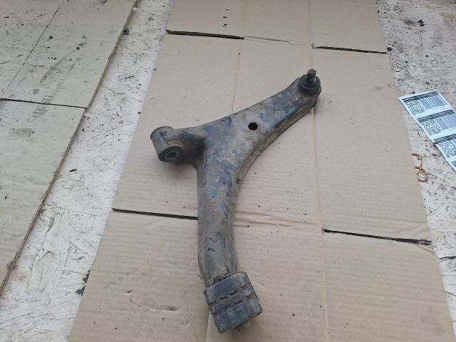 bontott SUZUKI SWIFT II Jobb első Lengőkar