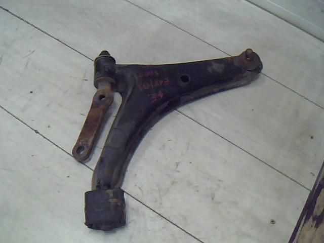 bontott SUZUKI SWIFT II Jobb első Lengőkar