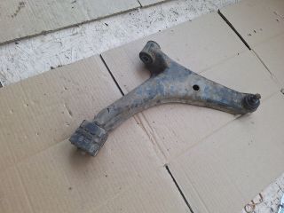 bontott SUZUKI SWIFT II Jobb első Lengőkar