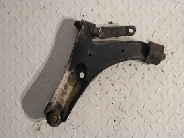 bontott SUZUKI SWIFT II Jobb első Lengőkar