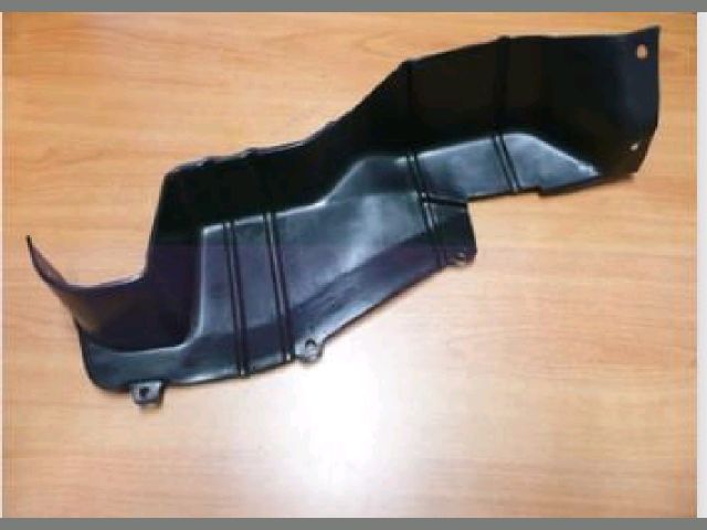 bontott SUZUKI SWIFT II Jobb Motorburkolat