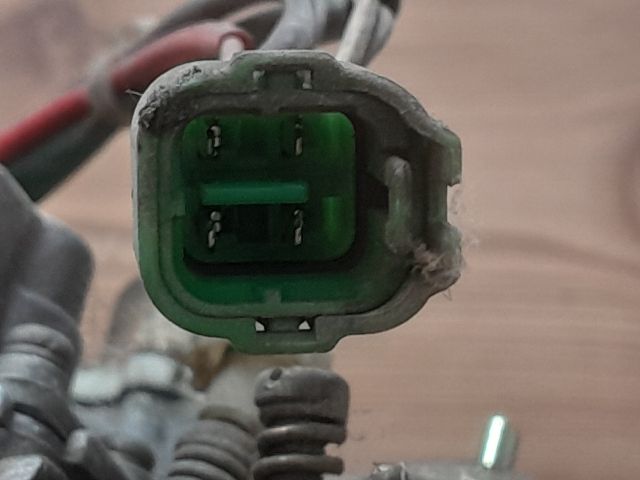 bontott SUZUKI SWIFT II Központi Injektor