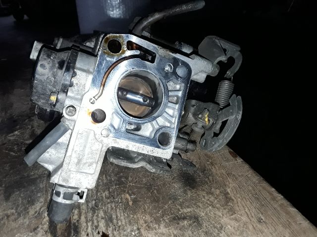 bontott SUZUKI SWIFT II Központi Injektor